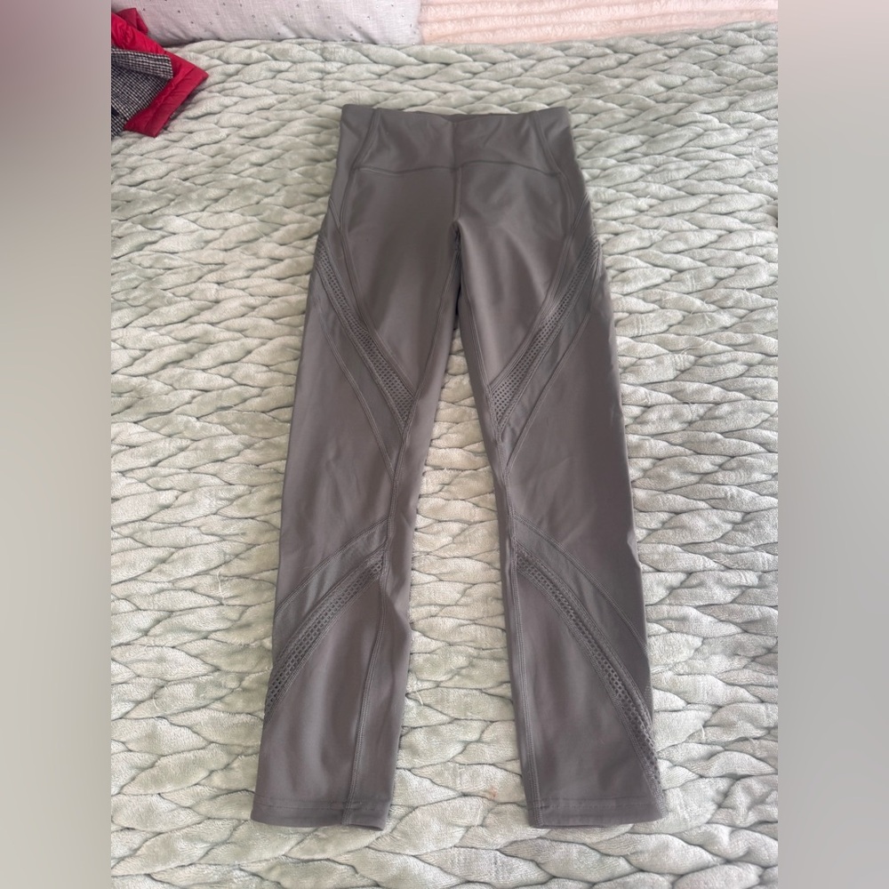 Lululemon 6 Green Leggings Cutouts 7/8